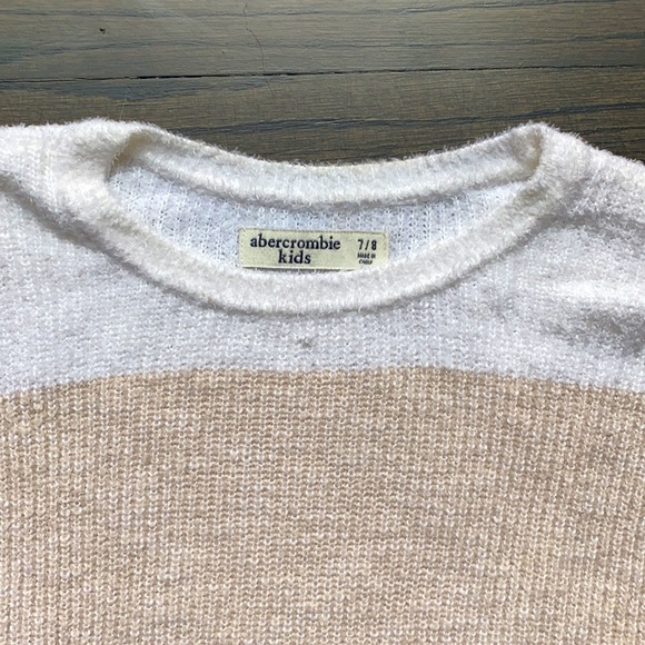 Abercrombie kids size  7/8 sweater! - Picture 2 of 2